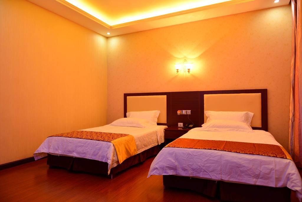 Warm Harbor Hotel Лівінґстон Екстер'єр фото
