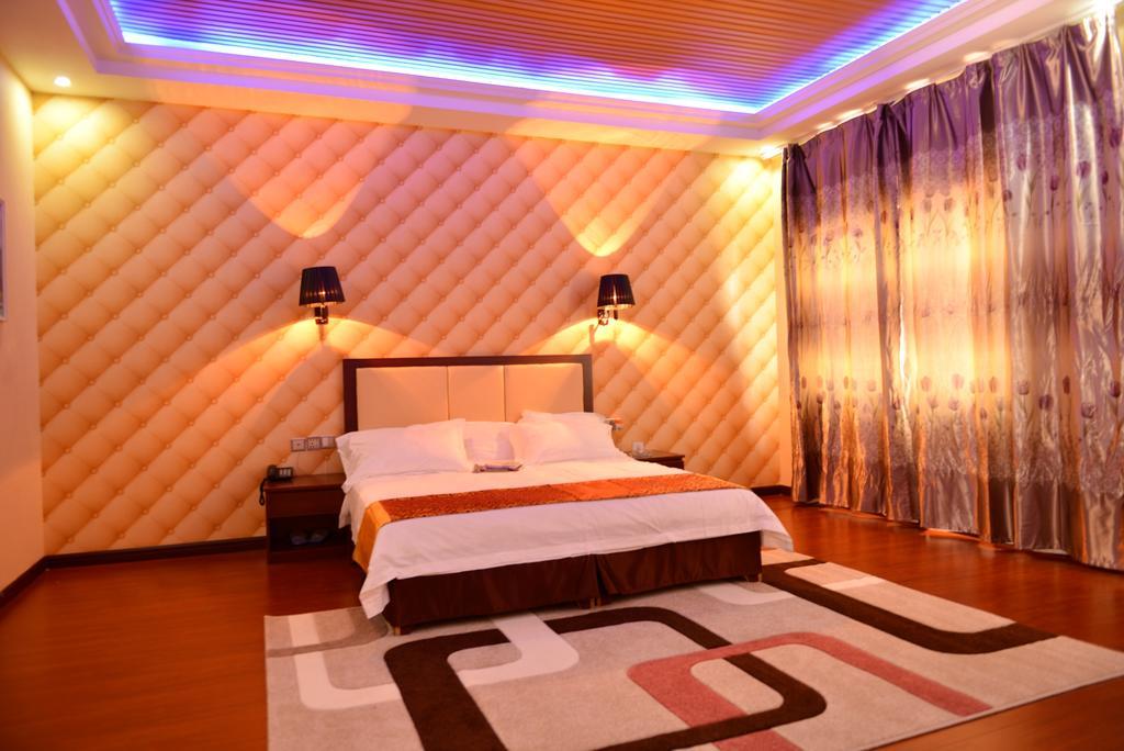 Warm Harbor Hotel Лівінґстон Екстер'єр фото