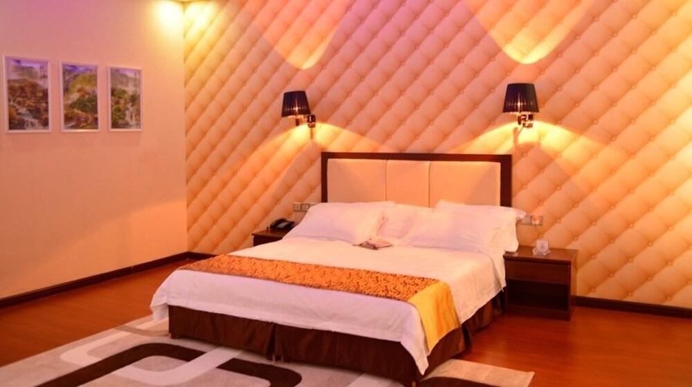 Warm Harbor Hotel Лівінґстон Екстер'єр фото